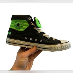 Men’s size 9 green and black fat tongue Converse All Stars.